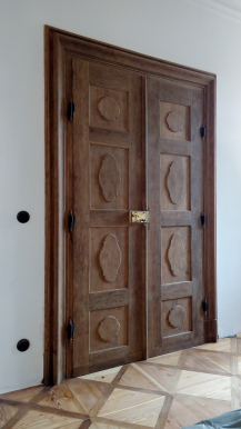 Barokní dveře po restaurování.