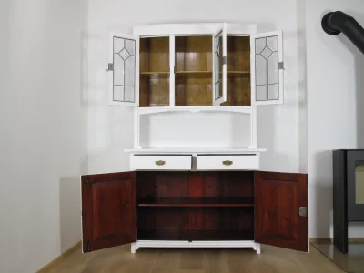 Kredenc renovace